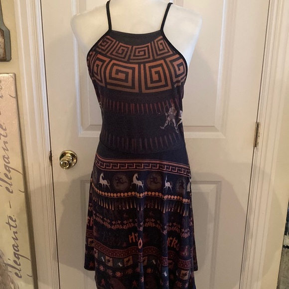 Hercules Pottery Dress - Picture 2 of 6